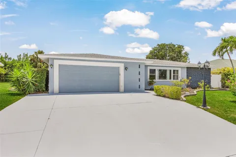 1320 SE 26TH TERRACE