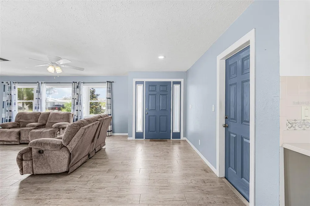 1320 SE 26TH TERRACE Cape Coral, FL 33904