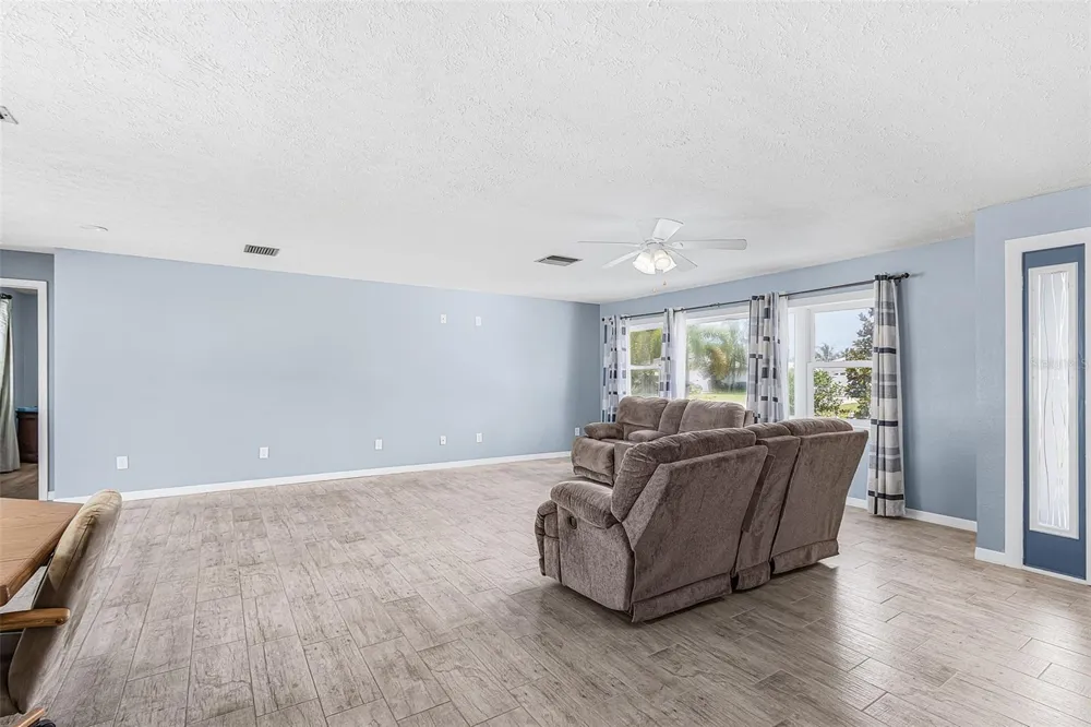 1320 SE 26TH TERRACE Cape Coral, FL 33904