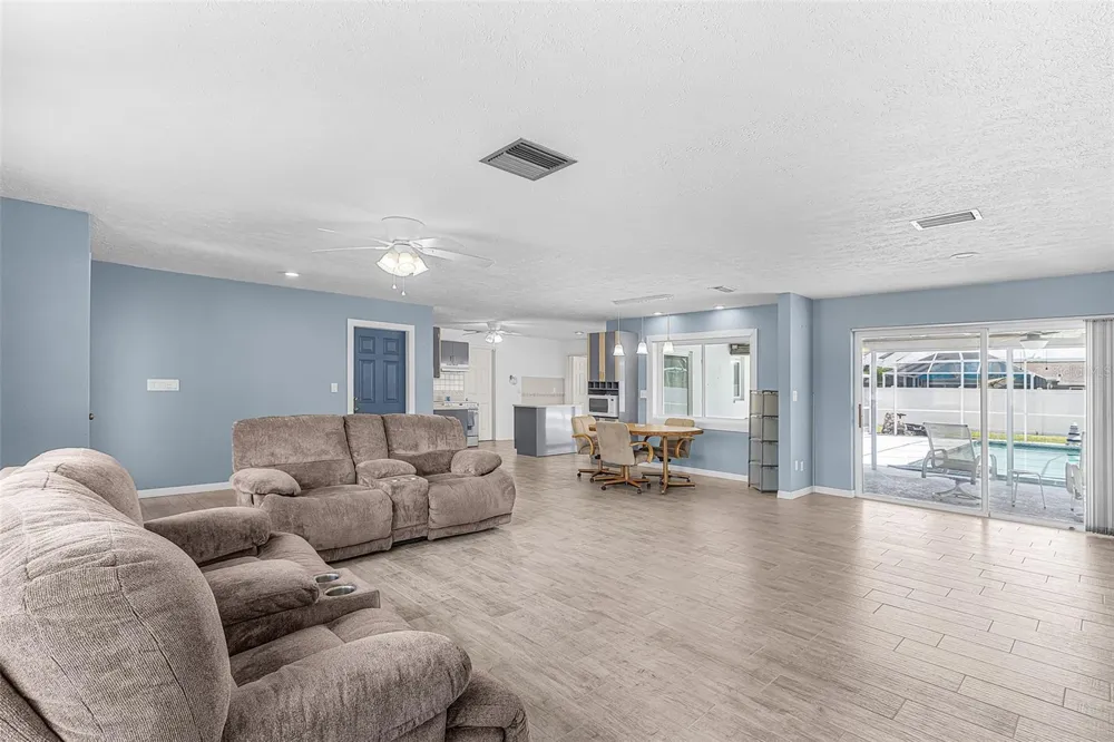 1320 SE 26TH TERRACE Cape Coral, FL 33904