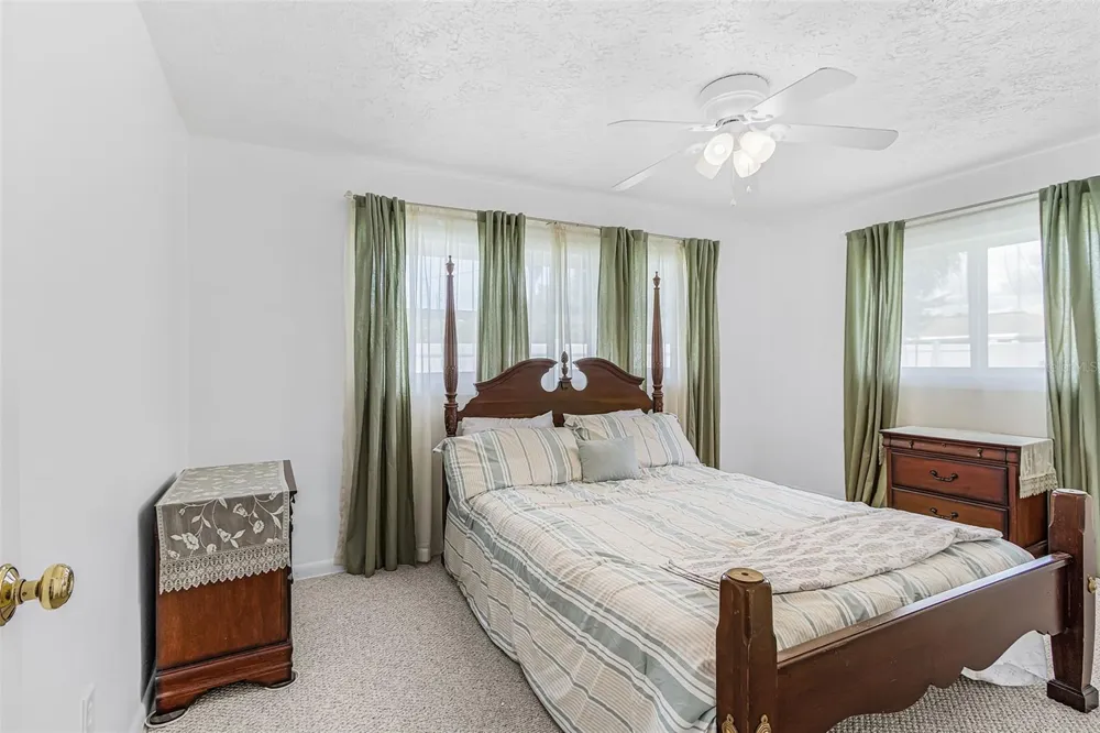 1320 SE 26TH TERRACE Cape Coral, FL 33904