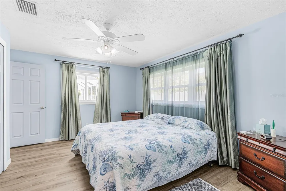 1320 SE 26TH TERRACE Cape Coral, FL 33904