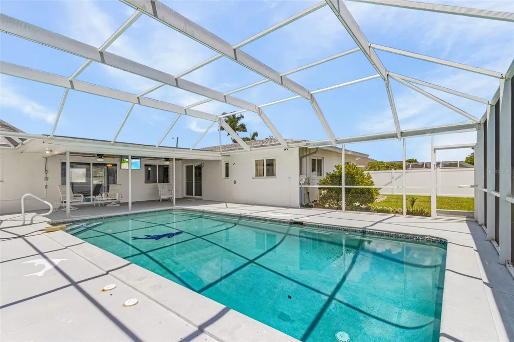 1320 SE 26TH TERRACE Cape Coral, FL 33904