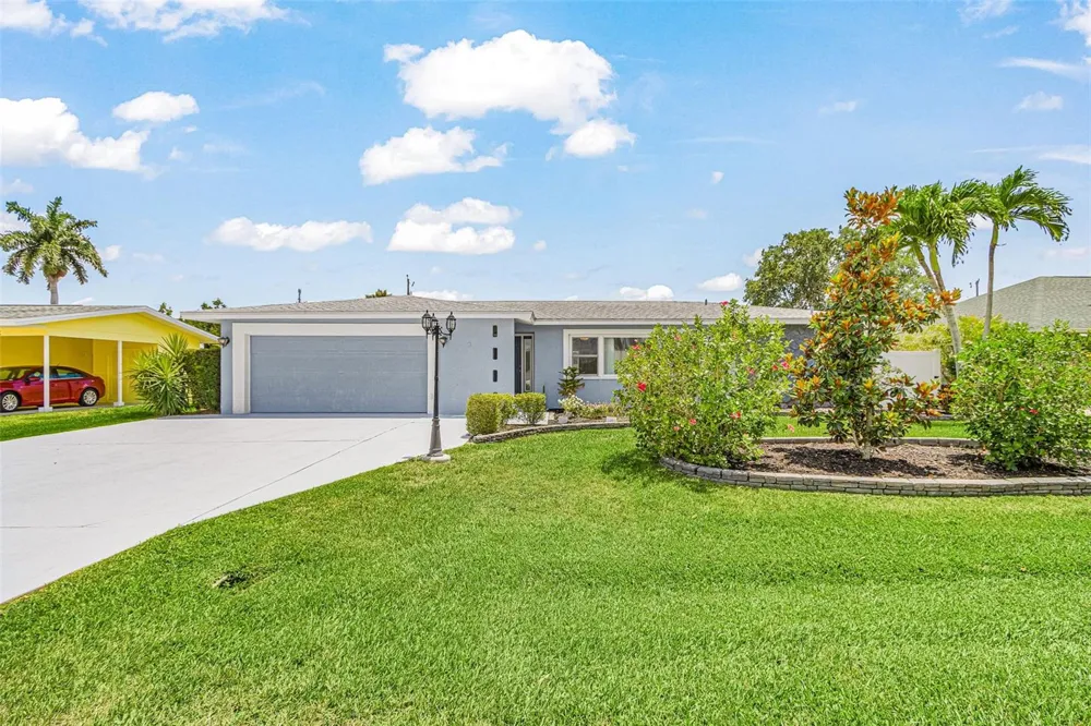 1320 SE 26TH TERRACE Cape Coral, FL 33904