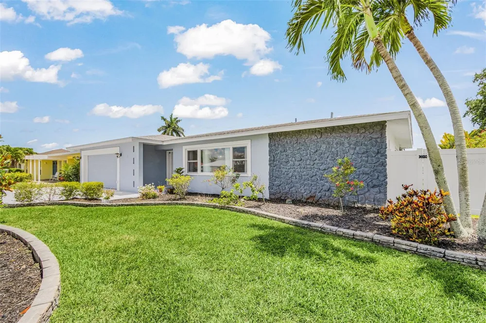 1320 SE 26TH TERRACE Cape Coral, FL 33904
