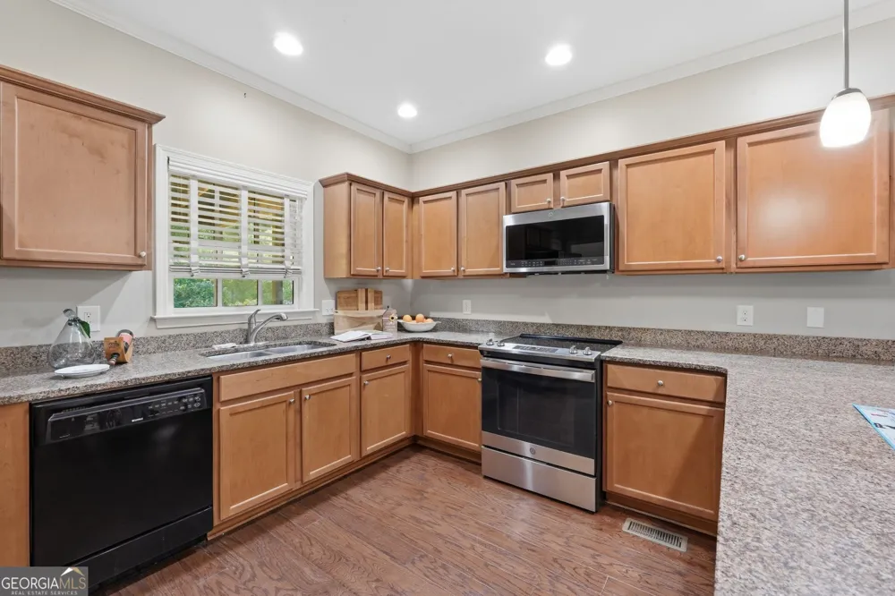 35 Etowah DR Cartersville, GA 30120