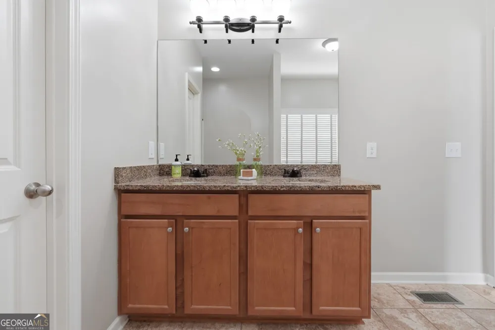 35 Etowah DR Cartersville, GA 30120