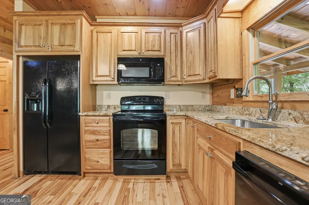 702 Ranch Mountain DR Dahlonega, GA 30533