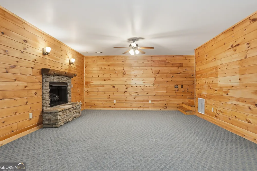 702 Ranch Mountain DR Dahlonega, GA 30533