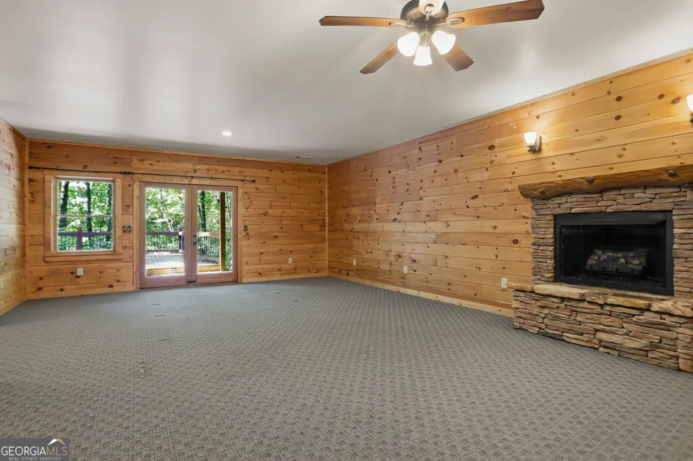 702 Ranch Mountain DR Dahlonega, GA 30533