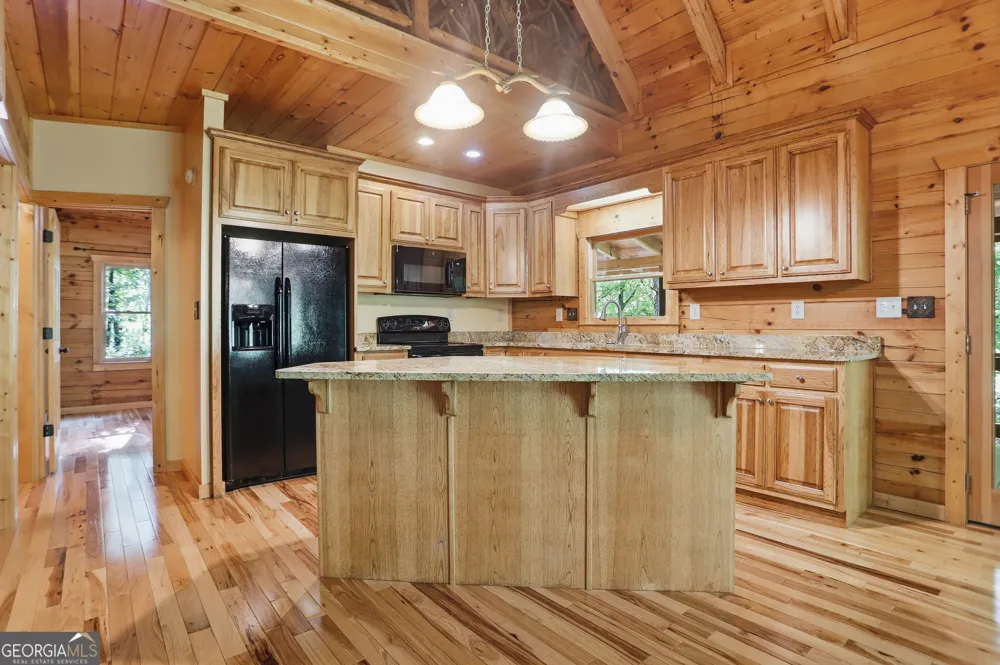702 Ranch Mountain DR Dahlonega, GA 30533