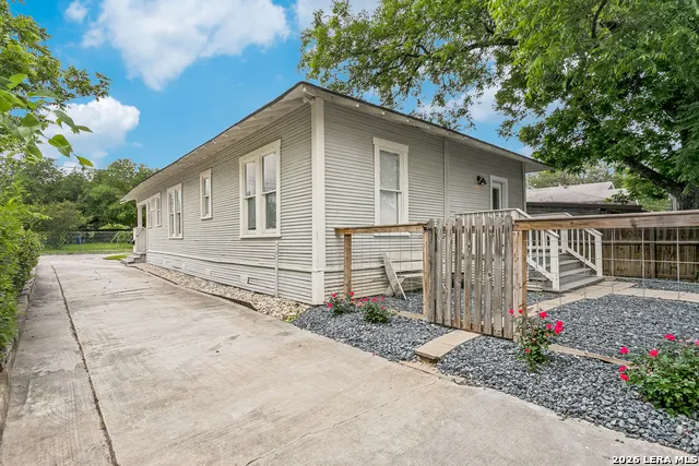 1205 BURNET ST San Antonio, TX 78202