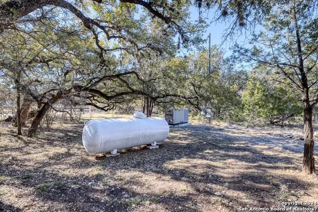 93 Saddle Mountain Rd Leakey, TX 78873