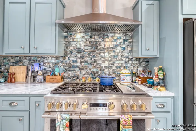 93 Saddle Mountain Rd Leakey, TX 78873