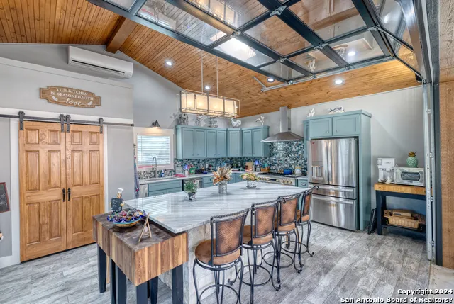 93 Saddle Mountain Rd Leakey, TX 78873