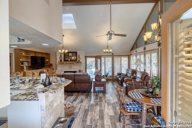 93 Saddle Mountain Rd Leakey, TX 78873