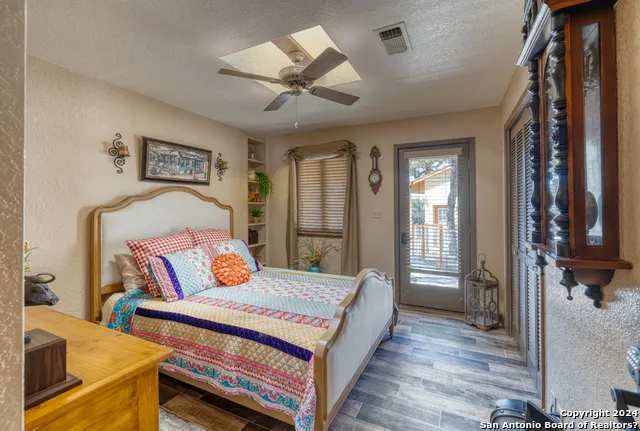 93 Saddle Mountain Rd Leakey, TX 78873
