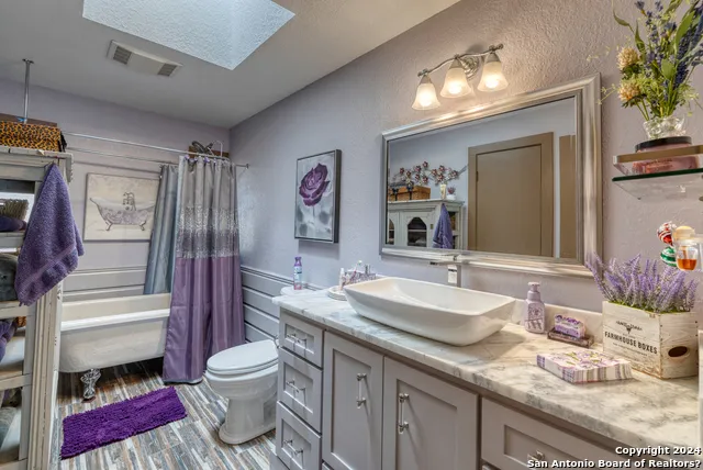 93 Saddle Mountain Rd Leakey, TX 78873