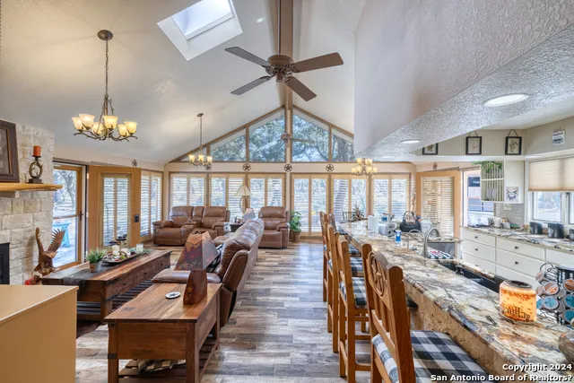 93 Saddle Mountain Rd Leakey, TX 78873