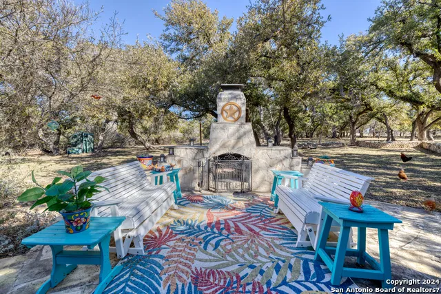 93 Saddle Mountain Rd Leakey, TX 78873