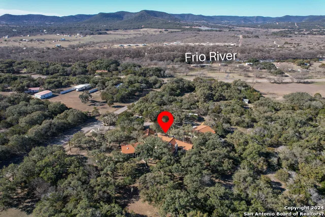 93 Saddle Mountain Rd Leakey, TX 78873