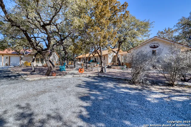 93 Saddle Mountain Rd Leakey, TX 78873