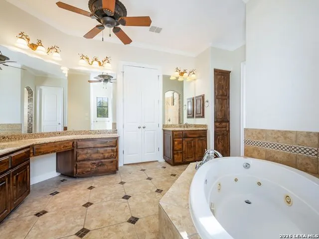 303 Regent Circle San Antonio, TX 78231