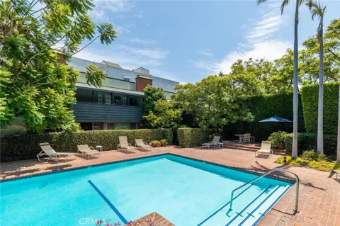 11761 W Sunset