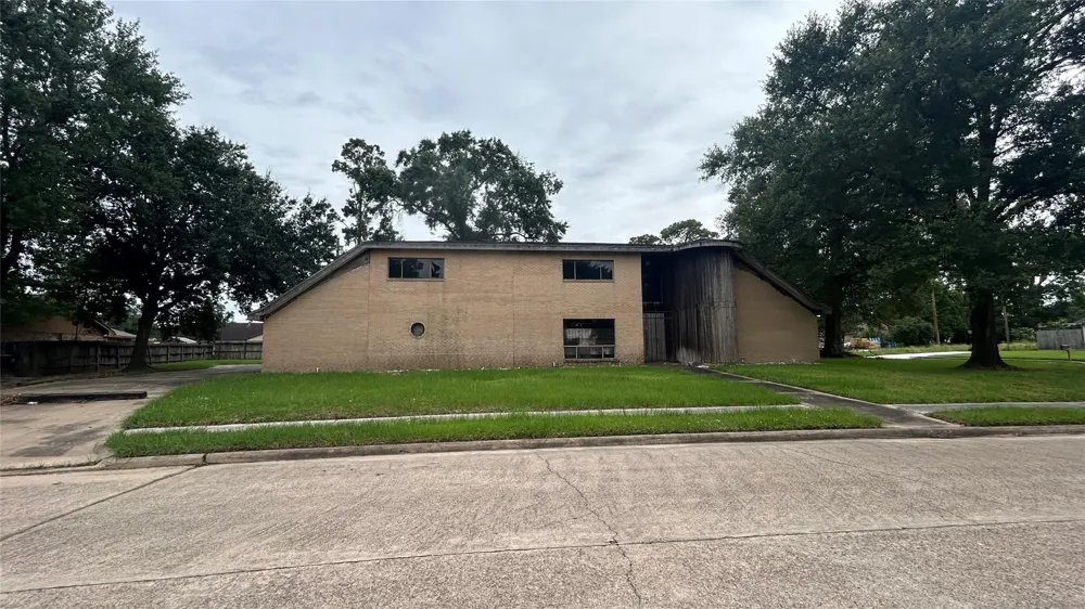6706 Standing Oaks Street Houston, TX 77050