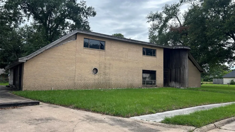 6706 Standing Oaks Street Houston, TX 77050