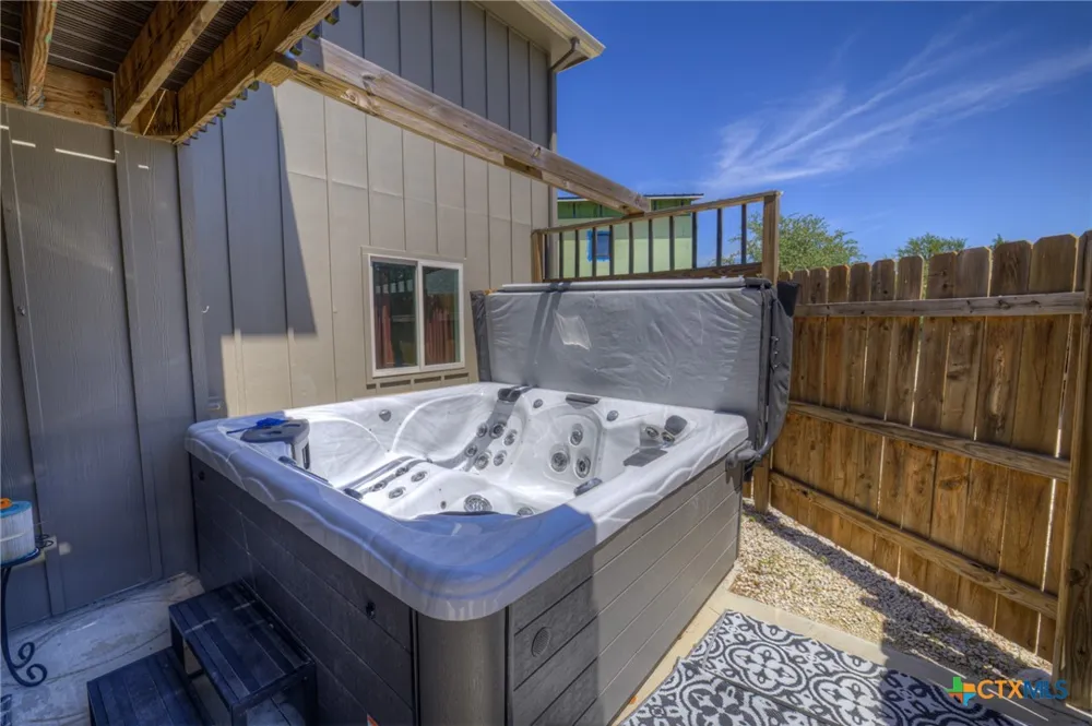 305 Lake Crest Drive Spring Branch, TX 78070