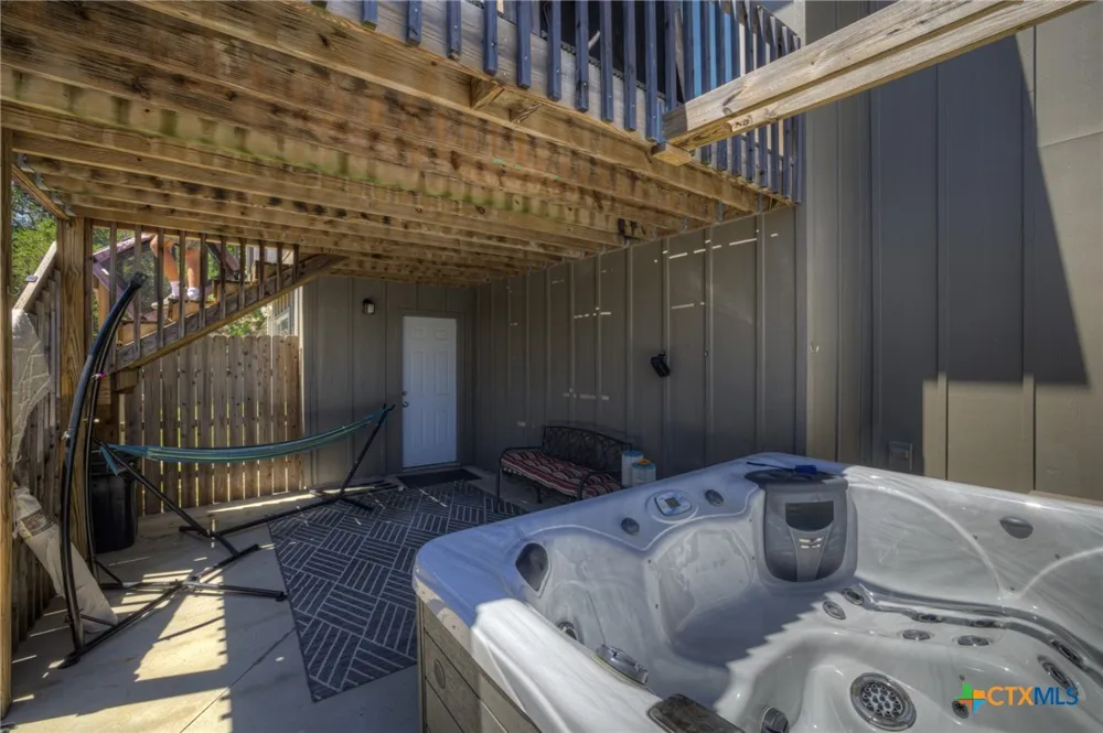 305 Lake Crest Drive Spring Branch, TX 78070