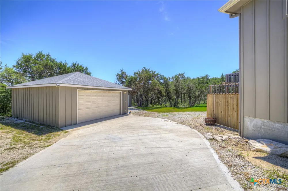 305 Lake Crest Drive Spring Branch, TX 78070