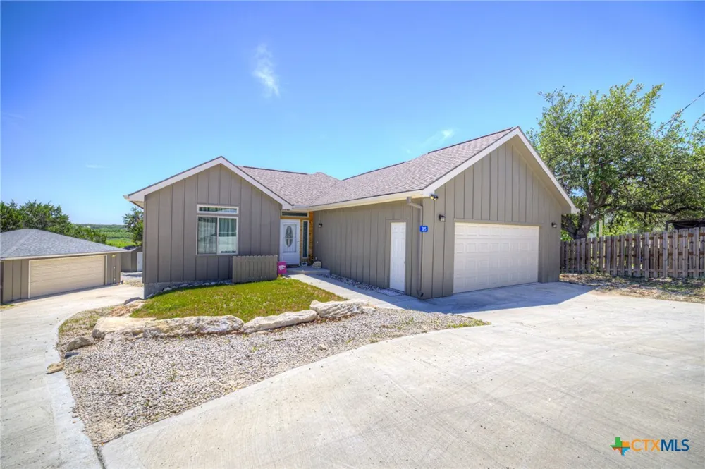 305 Lake Crest Drive Spring Branch, TX 78070