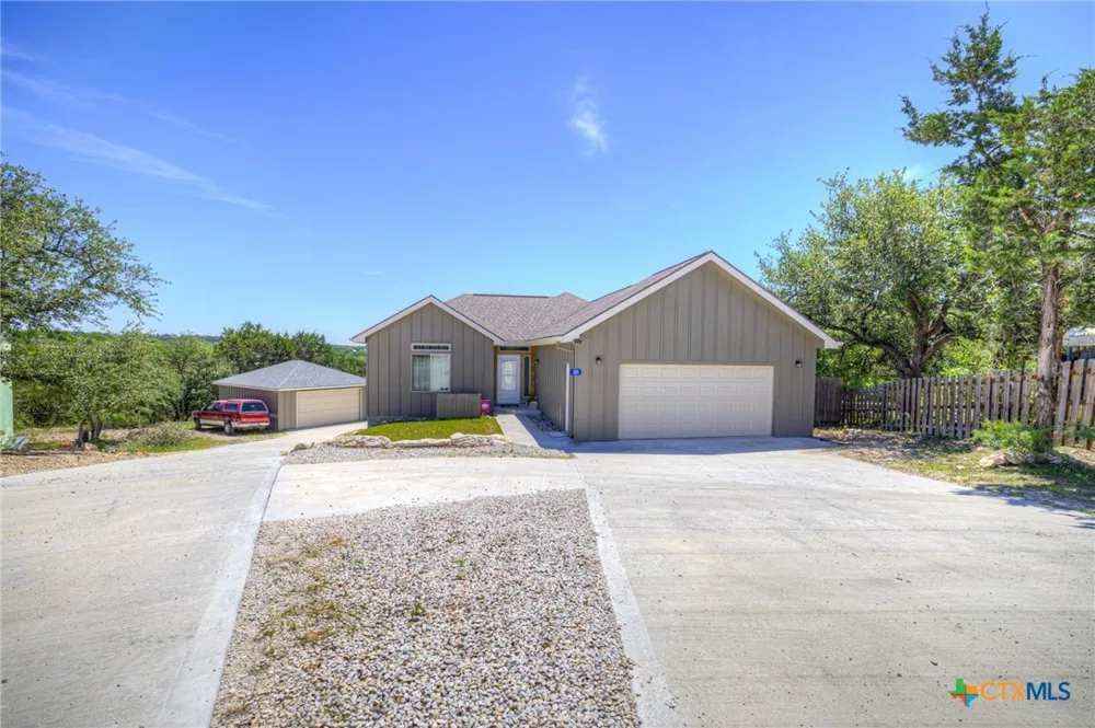 305 Lake Crest Drive Spring Branch, TX 78070