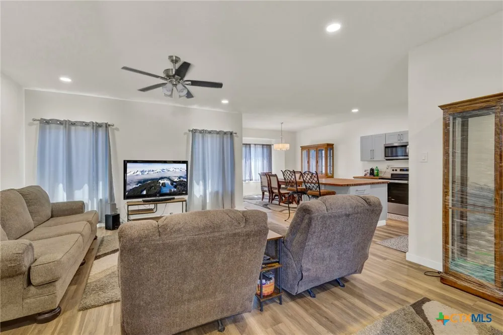 305 Lake Crest Drive Spring Branch, TX 78070