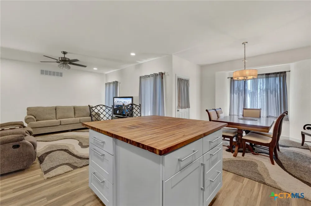 305 Lake Crest Drive Spring Branch, TX 78070