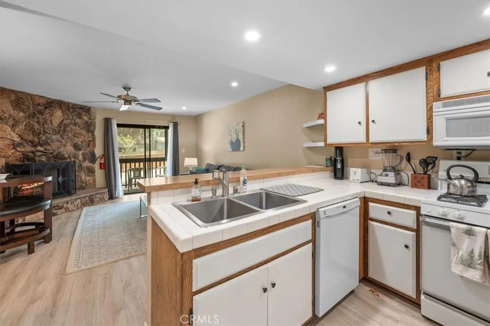 619 Summit Big Bear Lake, CA 92315