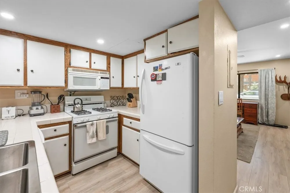 619 Summit Big Bear Lake, CA 92315