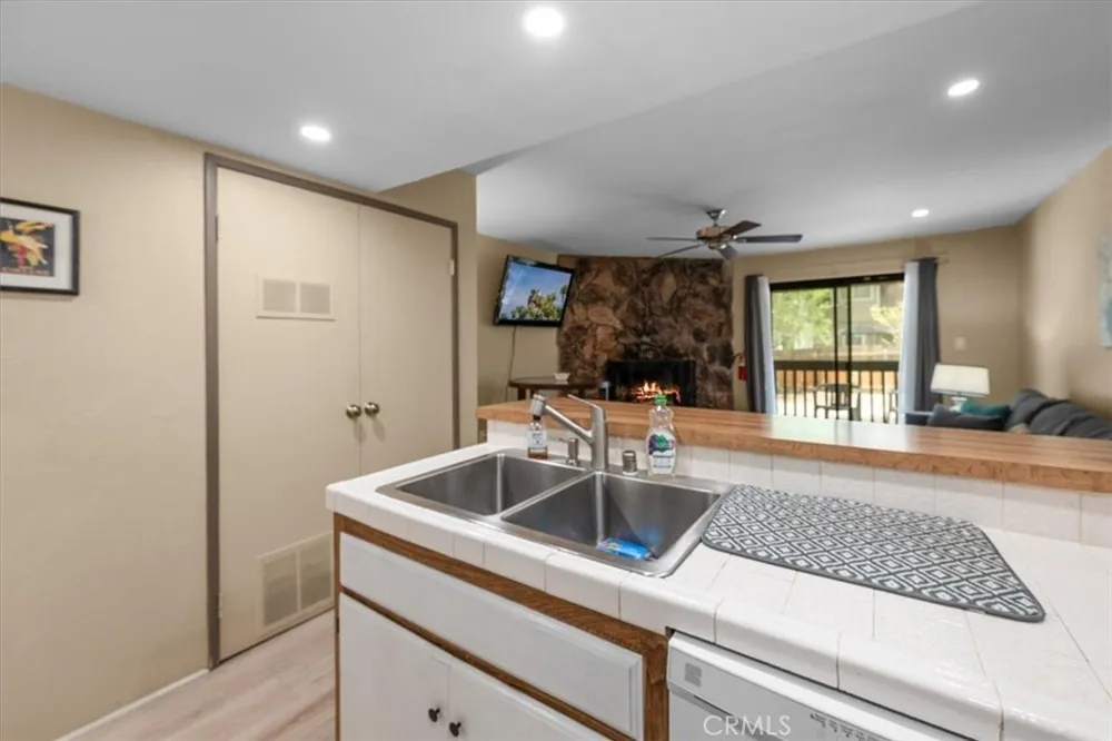 619 Summit Big Bear Lake, CA 92315
