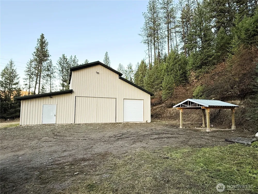 30543 Hwy 20 E Republic, WA 99166