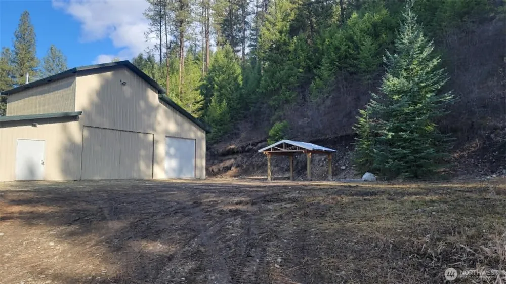 30543 Hwy 20 E Republic, WA 99166