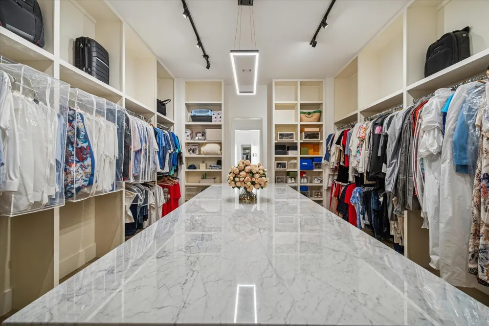 212 E Cowan Drive Houston, TX 77007
