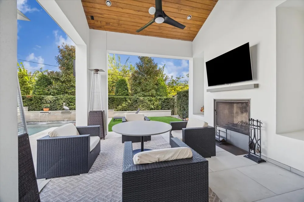 212 E Cowan Drive Houston, TX 77007