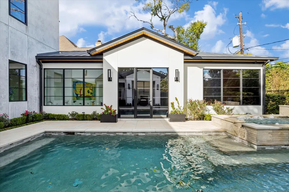 212 E Cowan Drive Houston, TX 77007