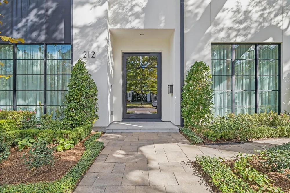 212 E Cowan Drive Houston, TX 77007