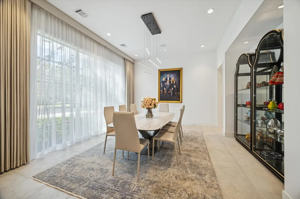 212 E Cowan Drive Houston, TX 77007