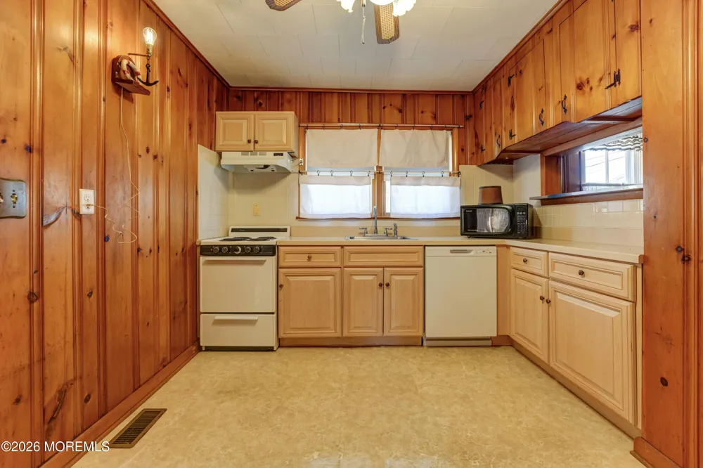 574 Central Avenue Spring Lake Heights, NJ 07762