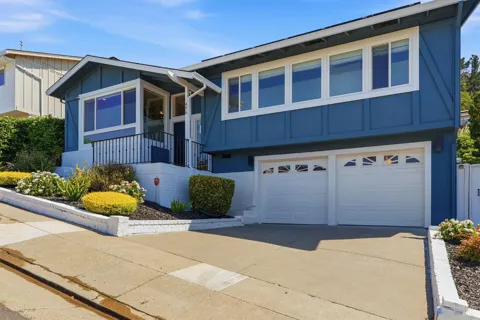 476 Creighton Way