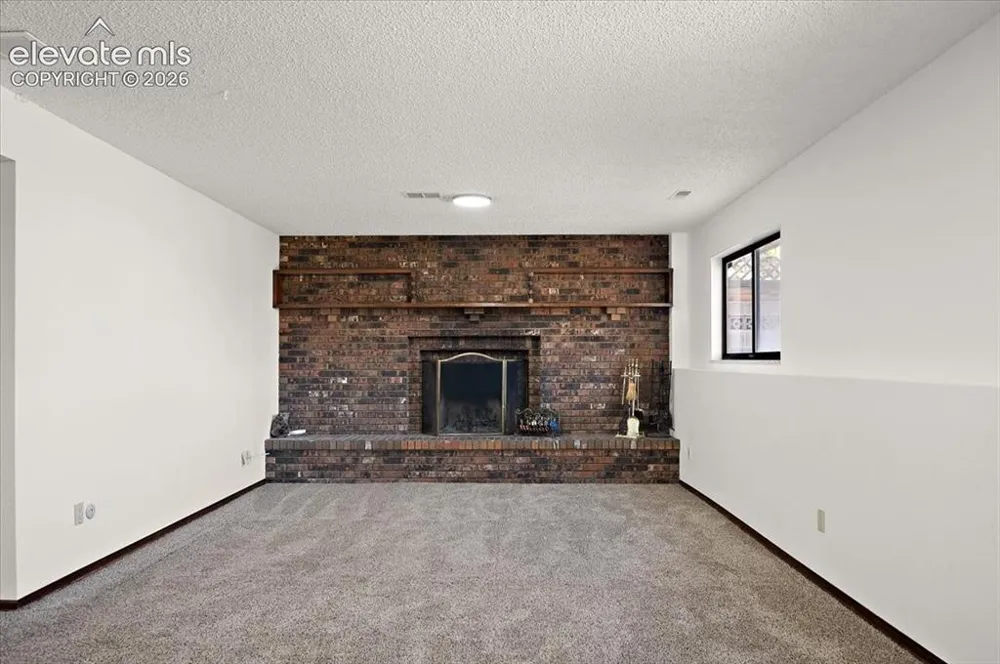 208 Starlite Drive Pueblo, CO 81005